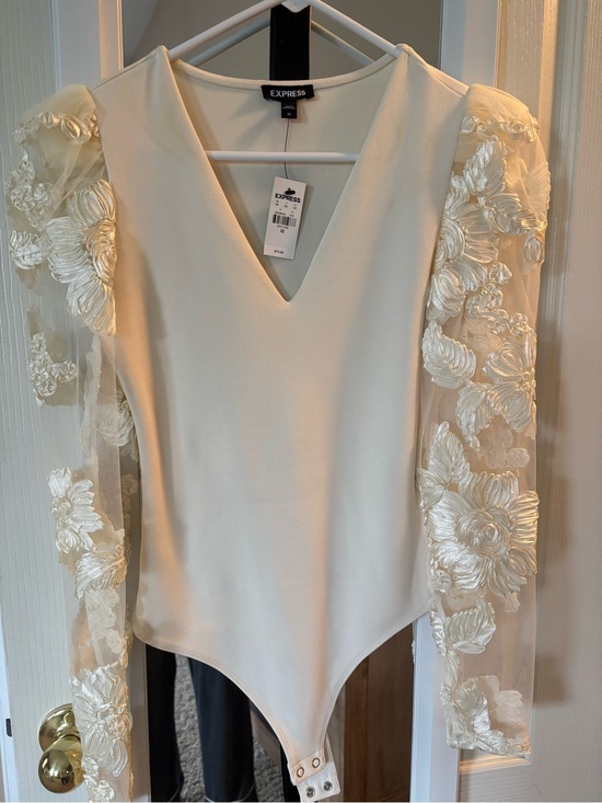 Express Tops - Express Cream V-Neck Bodysuit with Floral Appliqué Sleeves